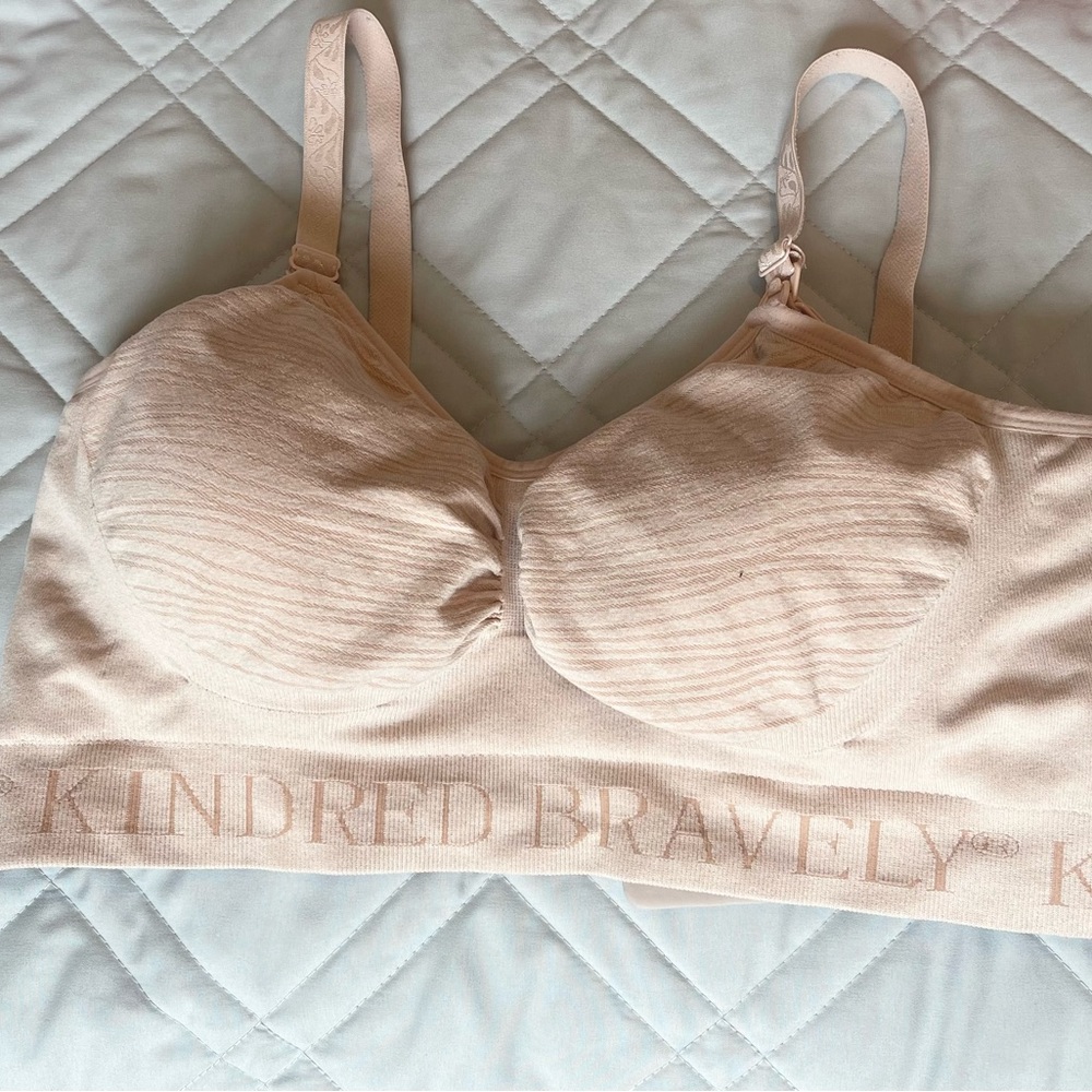 Kindred Bravely medium sublime hands free pumping nursing bra